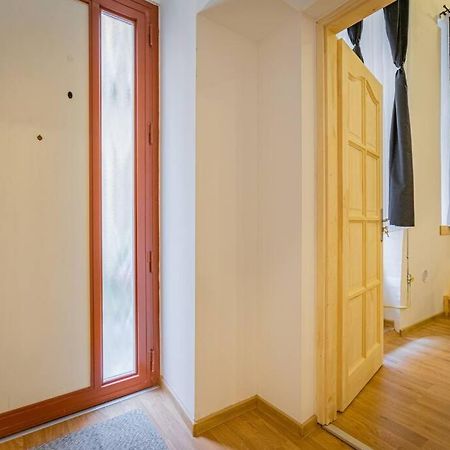 2 Bedroom Flat In The Dob Street, Venus Budapest Eksteriør bilde