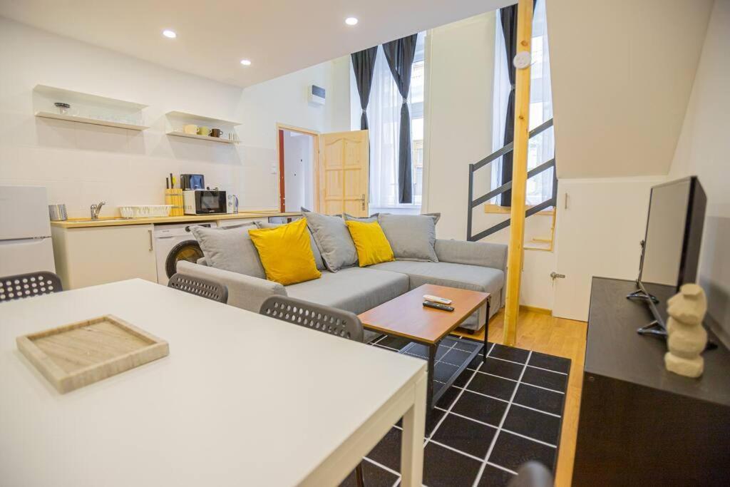 2 Bedroom Flat In The Dob Street, Venus Budapest Eksteriør bilde