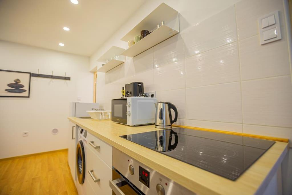 2 Bedroom Flat In The Dob Street, Venus Budapest Eksteriør bilde