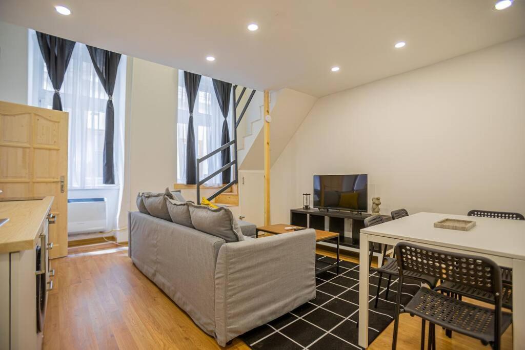 2 Bedroom Flat In The Dob Street, Venus Budapest Eksteriør bilde